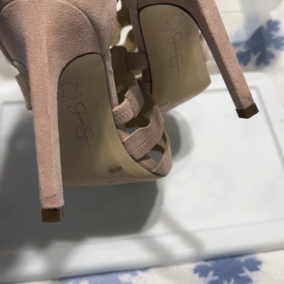 JS Elegant Pink Ruffle Heels - Picture 5 of 7